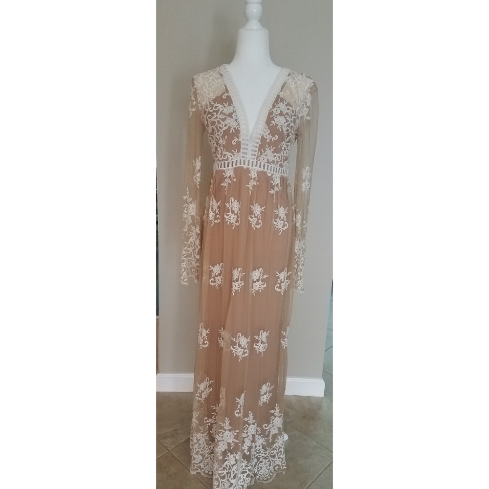 Forever 21 Nude Lace Long Sleeve Dress